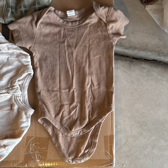 Cotton bundle colored organics makemake organics - zip pajamas and onesie 6-12M - Picture 4 of 8